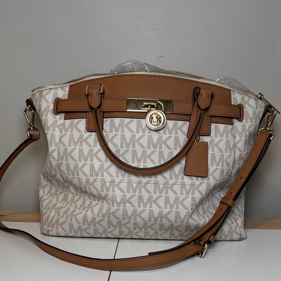 Michael Kors Large Hamilton Satchel Traveler Shoulder...